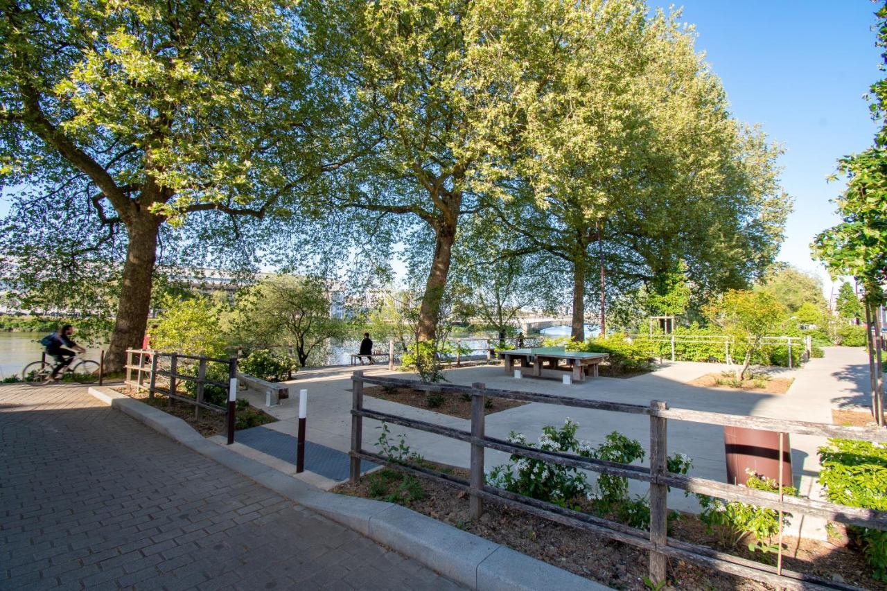 Charmant T2 Sur Ile De Nantes Avec Parking Et Balcon Exterior photo
